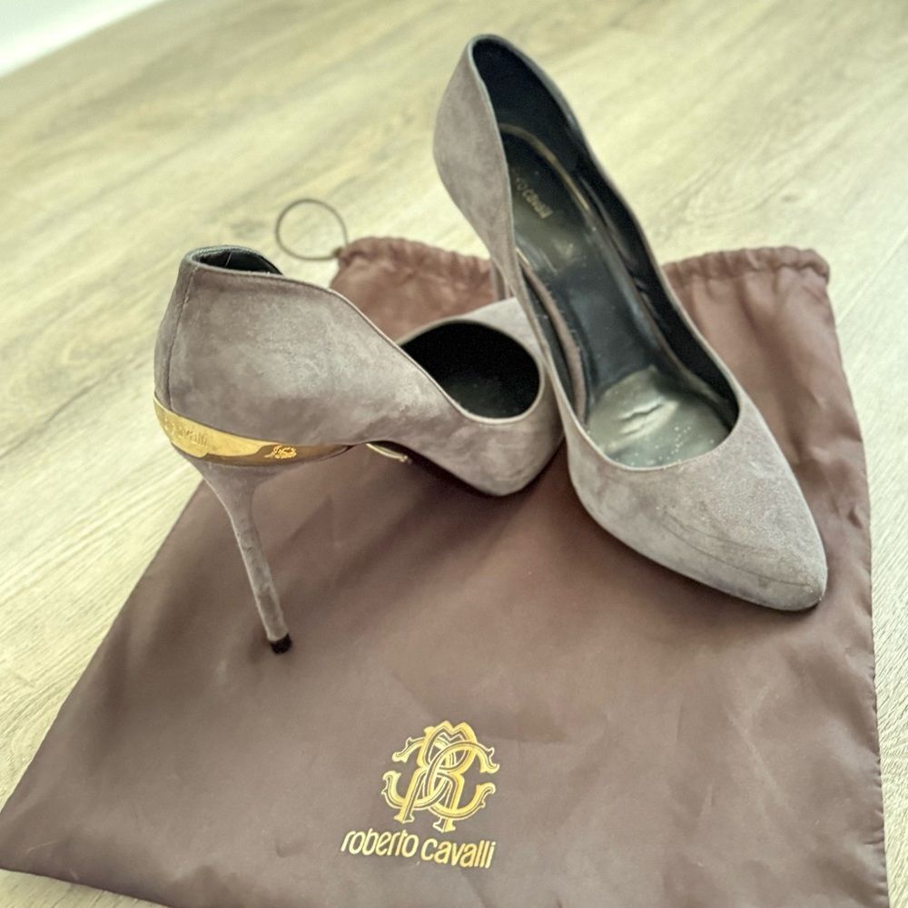 Roberto Cavalli Taupe Heels with Gold Accent